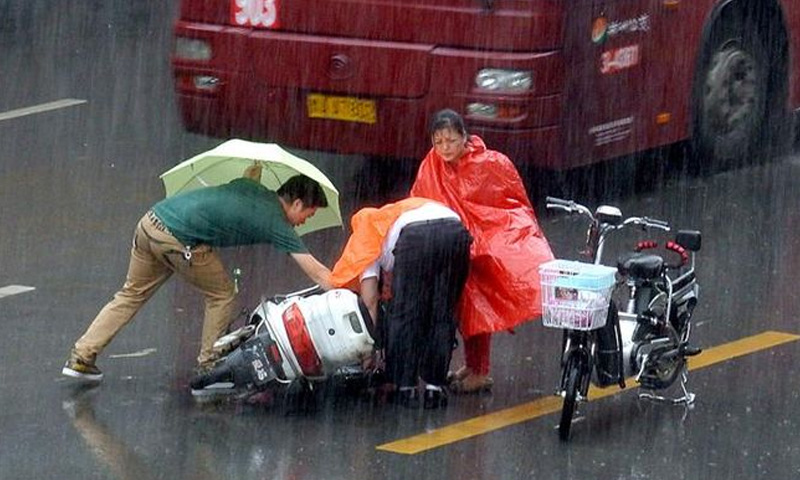 電動車騎行不開燈易釀事故：法律無規(guī)定，交警定責(zé)時(shí)考慮“黑燈”因素合理嗎？